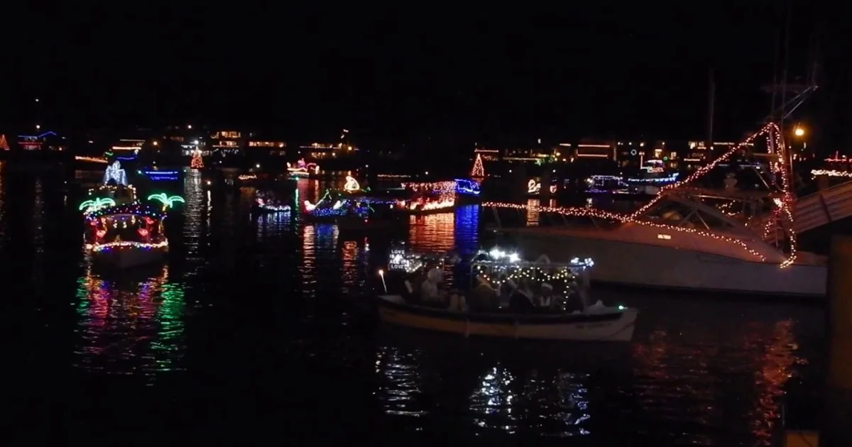 Naples Island Holiday Boat Parade House Of Kringle